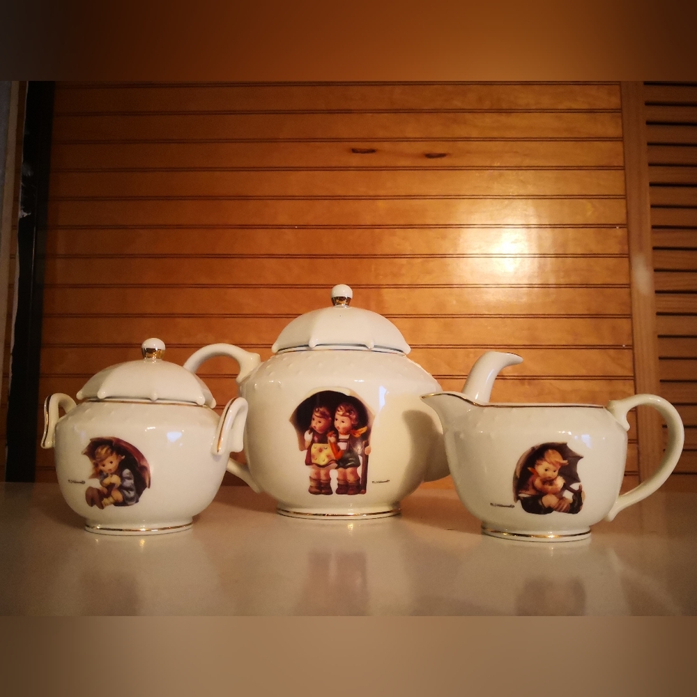 Porcelain Tea Set